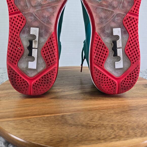 Nike LeBron 9 Low Reverse Liverpool Athletic Basketball Shoe Mens 7.5 DQ6400-300 - Picture 11 of 13